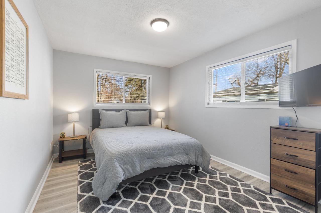 Entire Home Near Msu And Local Hospitals With Fast Wi-Fi & Dedicated Office Λάνσινγκ Εξωτερικό φωτογραφία
