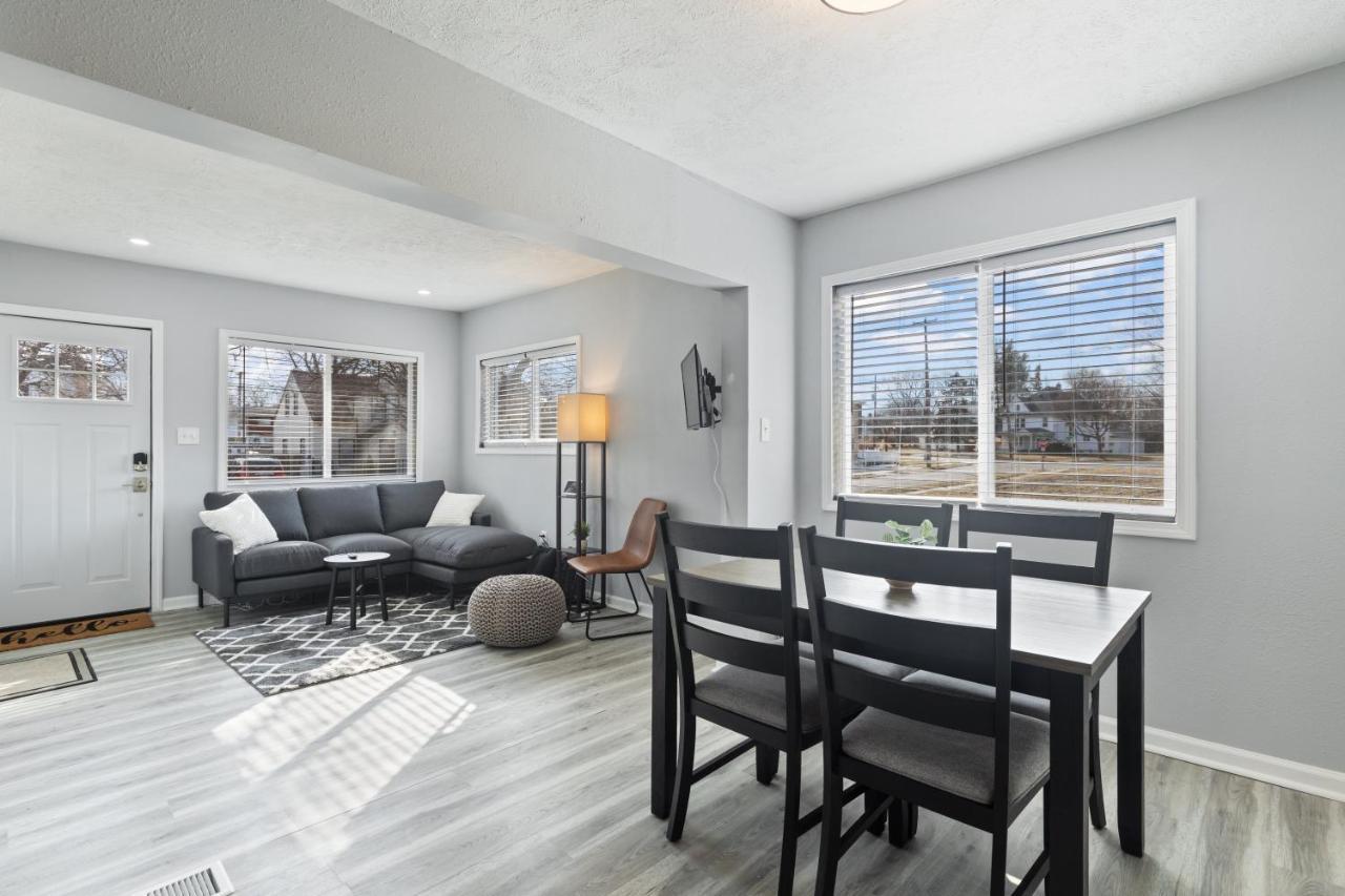 Entire Home Near Msu And Local Hospitals With Fast Wi-Fi & Dedicated Office Λάνσινγκ Εξωτερικό φωτογραφία